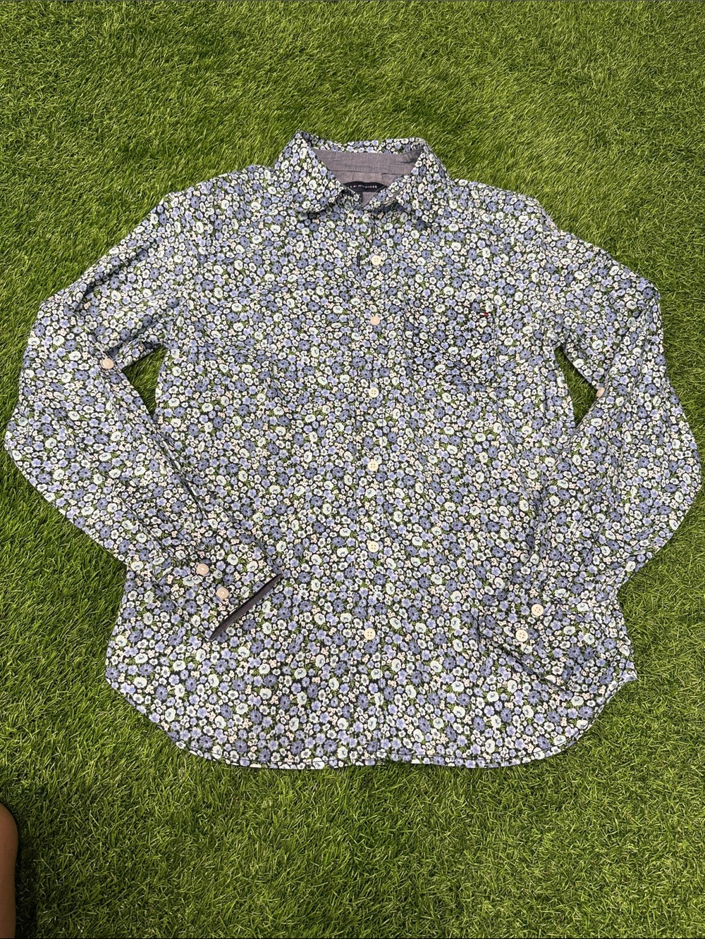 Tommy Hilfiger Blue and White Floral Button-Down Shirt Sz XS petite